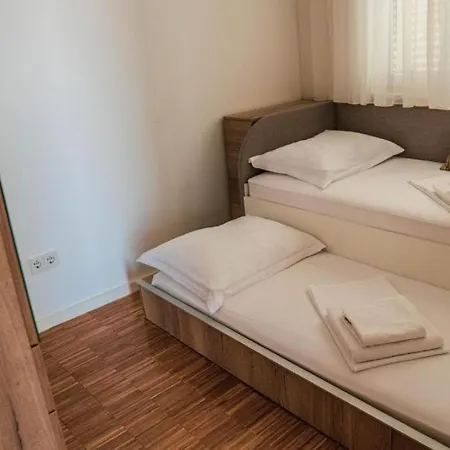 Family-friendly With Swimming Pool Mandre, Pag - 24502 * كولان