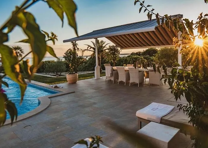 Family-friendly With Swimming Pool Mandre, Pag - 24502 Апартаменты Колан